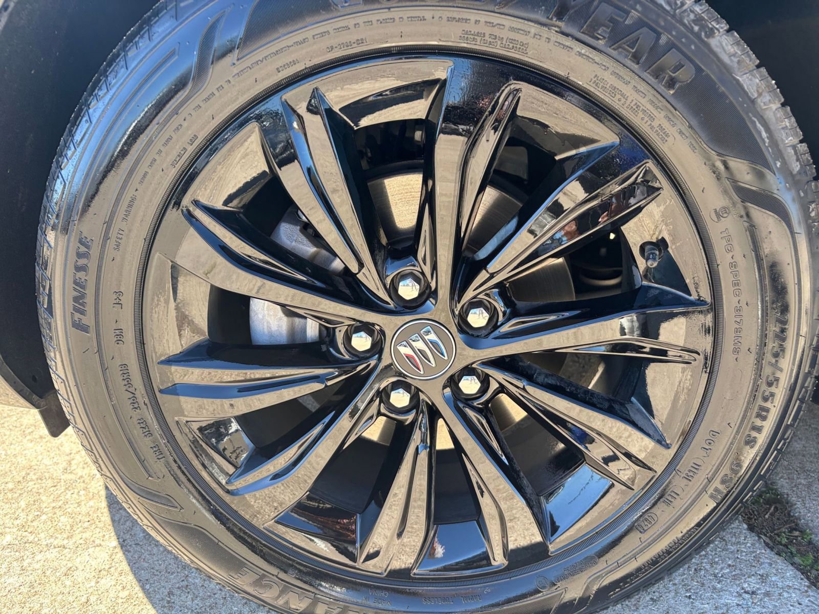 Used 2025 Buick Envista Sport Touring image 29