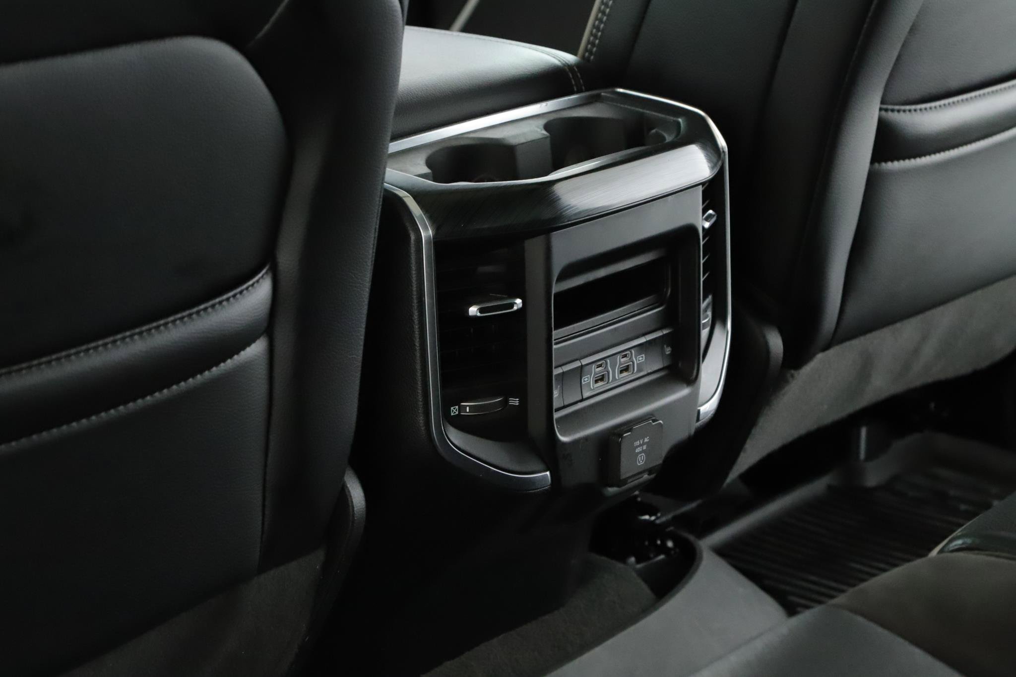 Used 2024 RAM 1500 Laramie AWD/4WD image 7