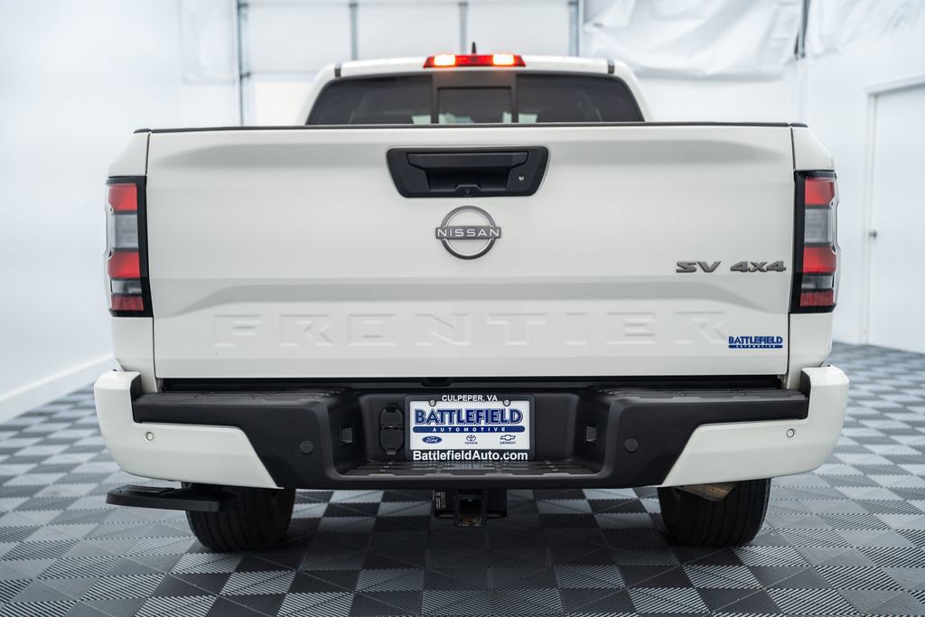 Used 2022 Nissan Frontier SV AWD/4WD image 6