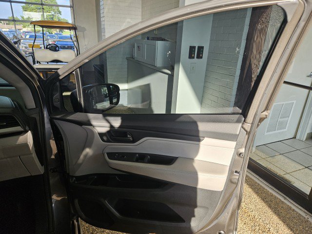 Used 2018 Honda Odyssey EX image 16