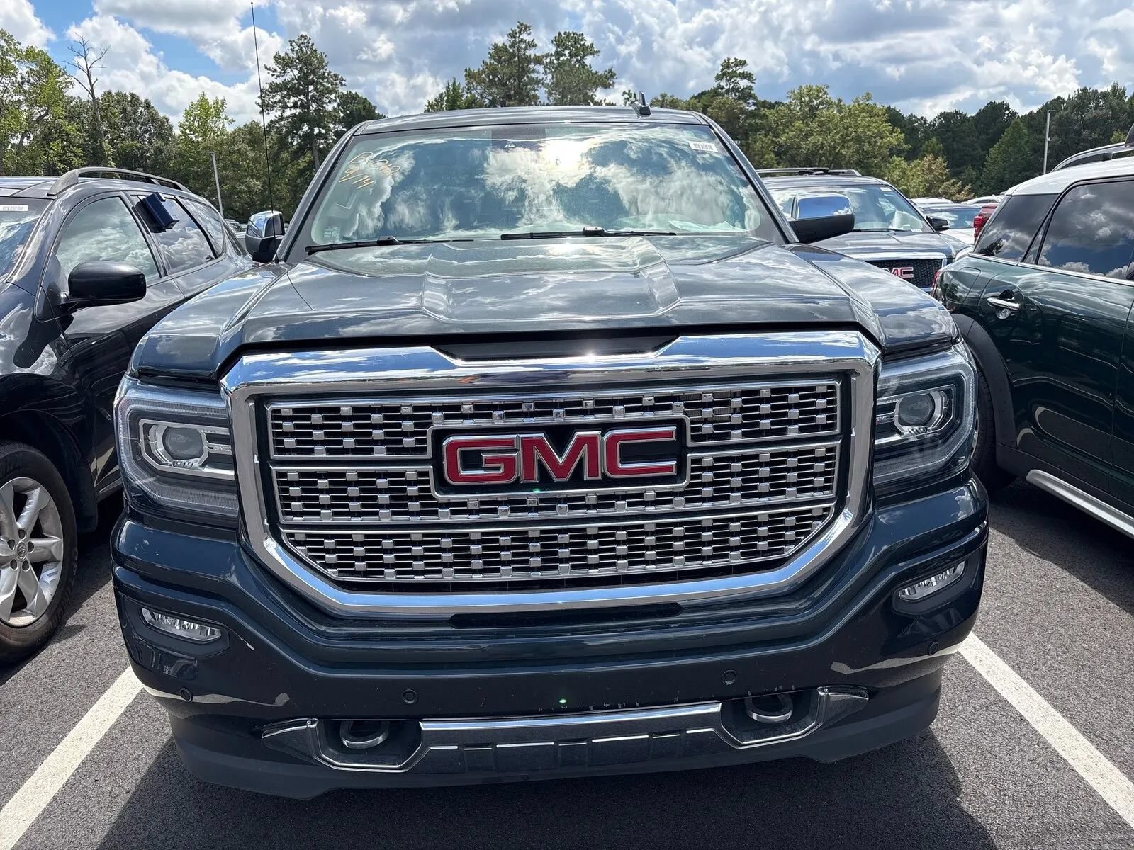 Used 2018 GMC Sierra 1500 Denali w/ Denali Ultimate Package AWD/4WD image 2
