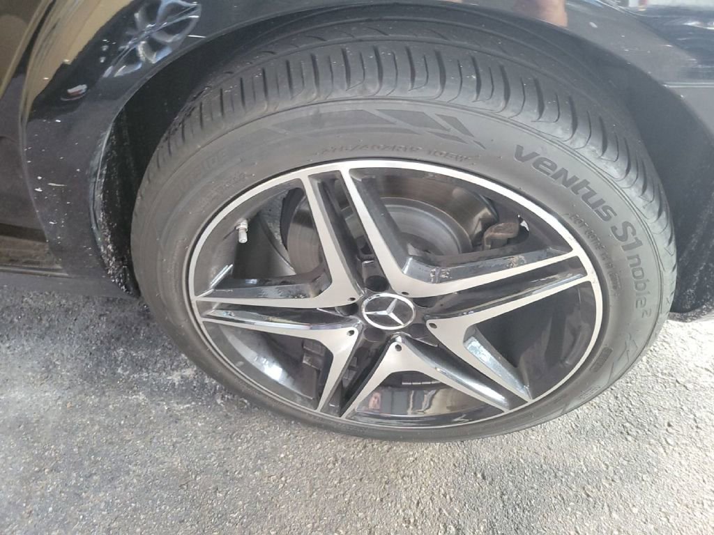 Used 2013 Mercedes-Benz S 550 4MATIC image 32