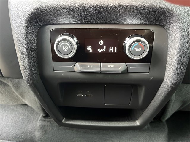 Used 2025 Buick Enclave Preferred image 33