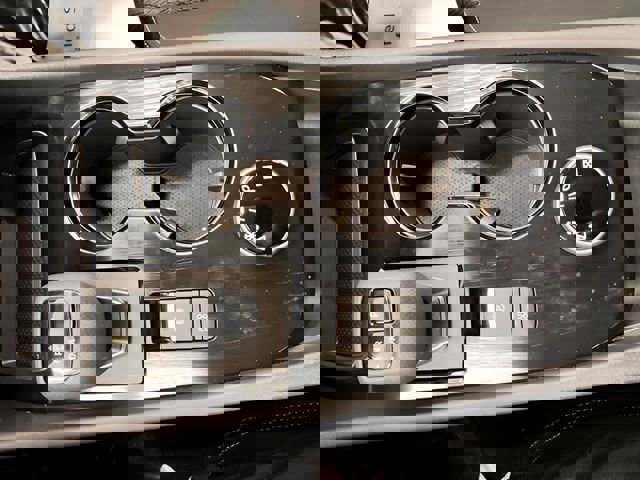 Used 2025 Nissan Rogue SV image 24