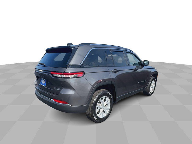 Used 2024 Jeep Grand Cherokee Limited image 4