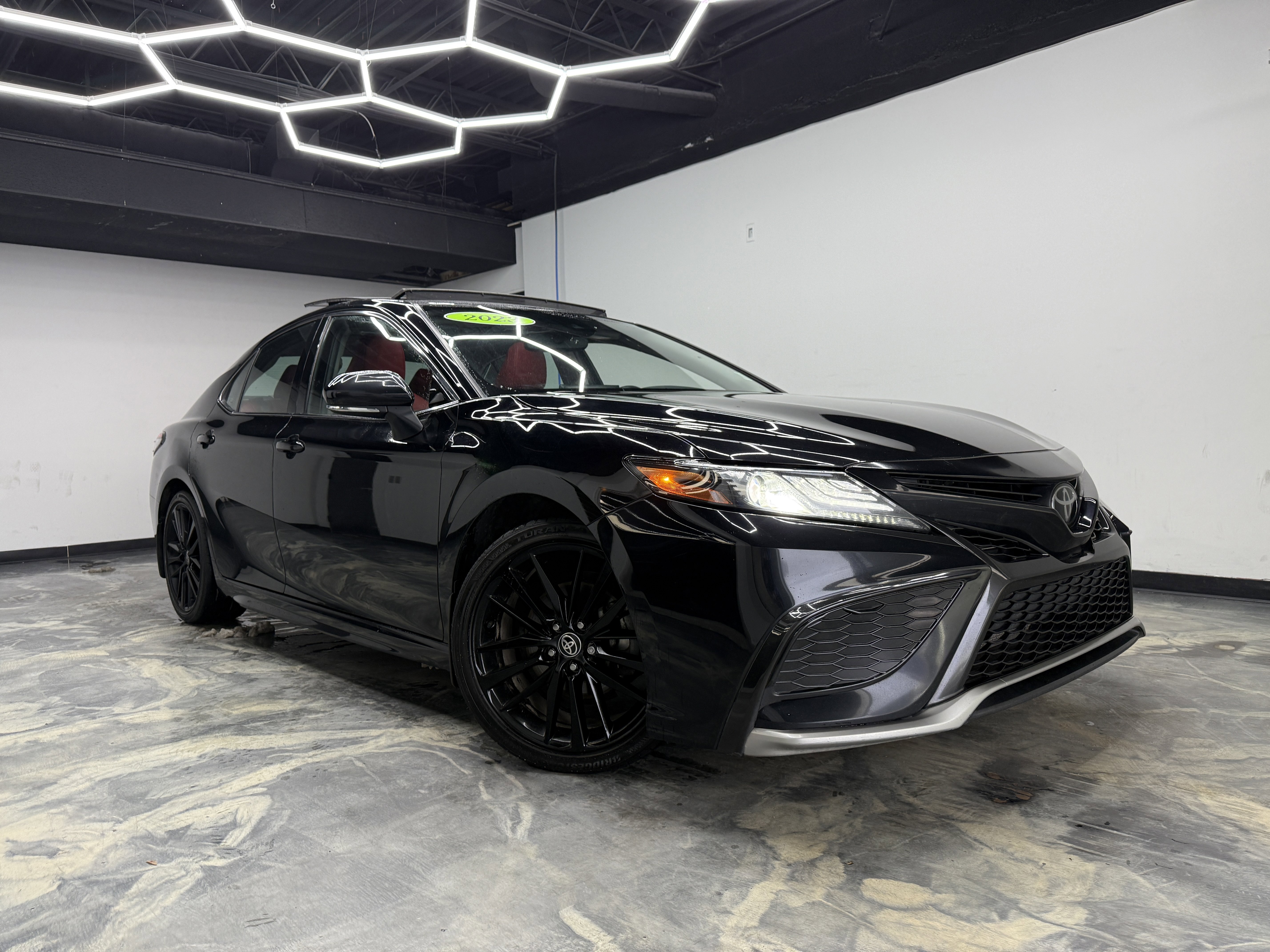 Used 2023 Toyota Camry XSE image 6