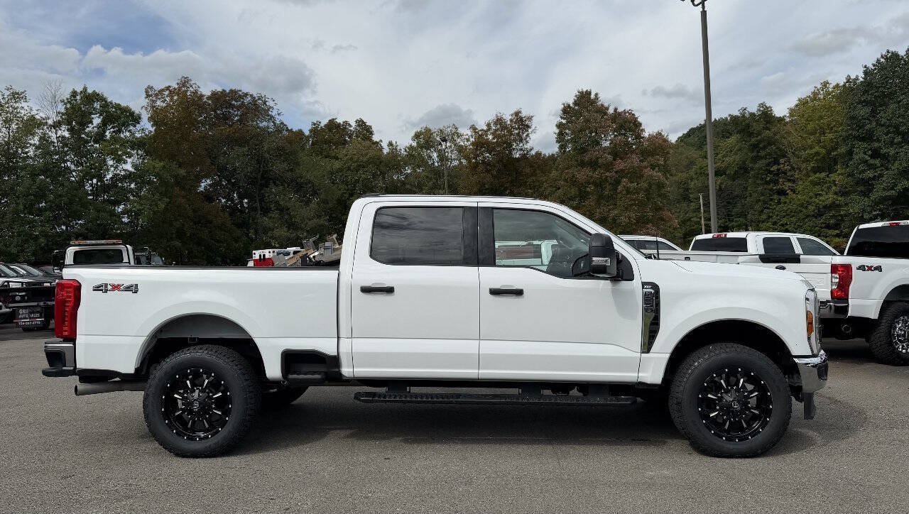 Used 2024 Ford F250 XLT AWD/4WD image 5
