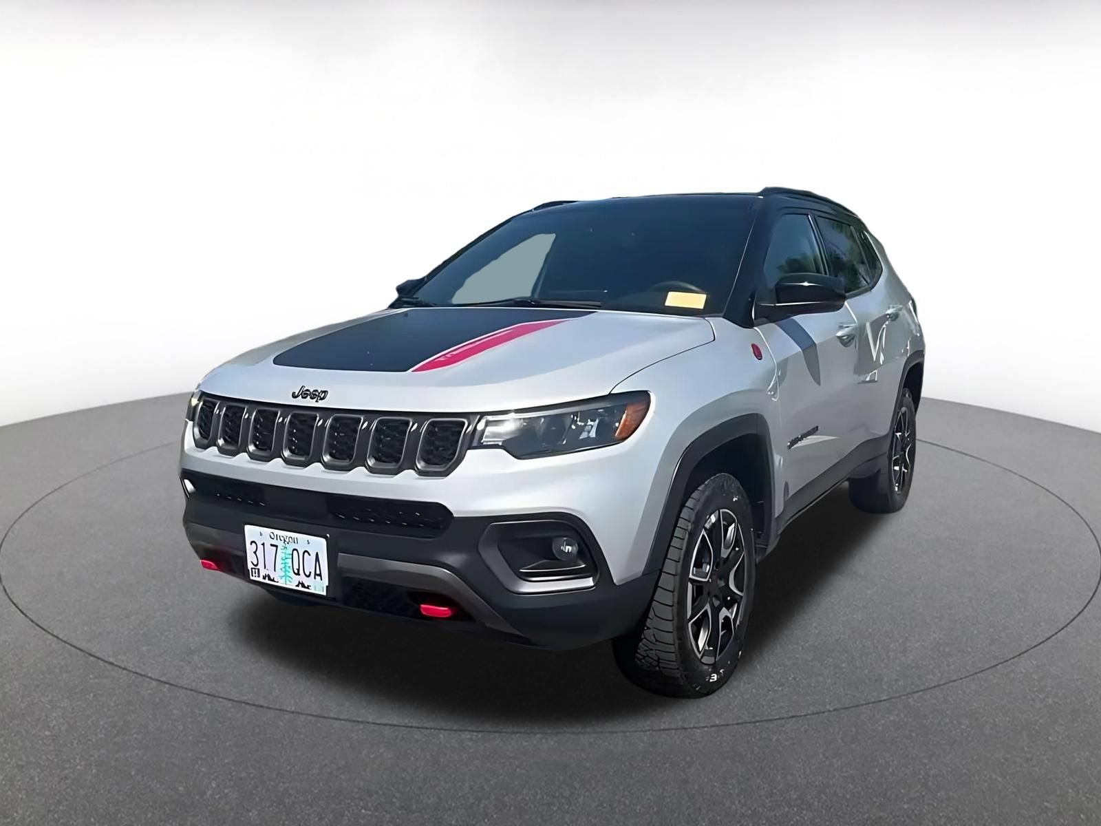 Used 2025 Jeep Compass Trailhawk AWD/4WD image 6