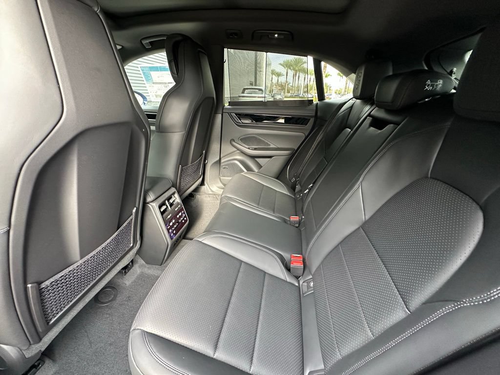 Used 2026 Porsche Macan Electric RWD image 38