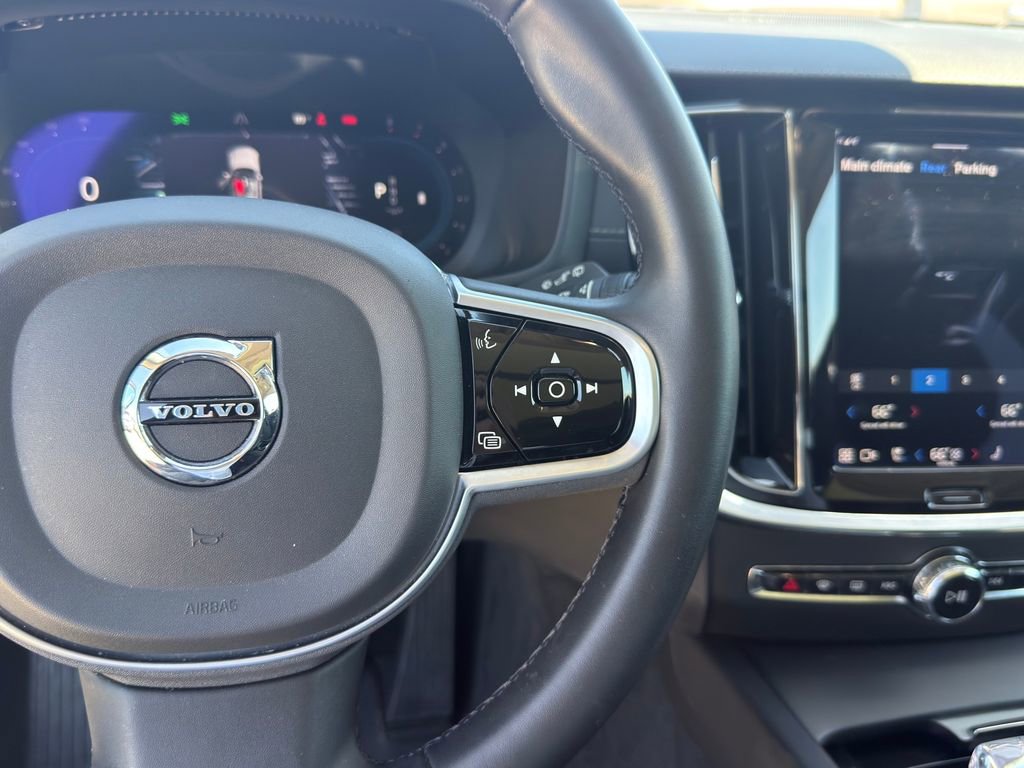 Used 2023 Volvo V60 B5 Cross Country Ultimate w/ Climate Package image 23