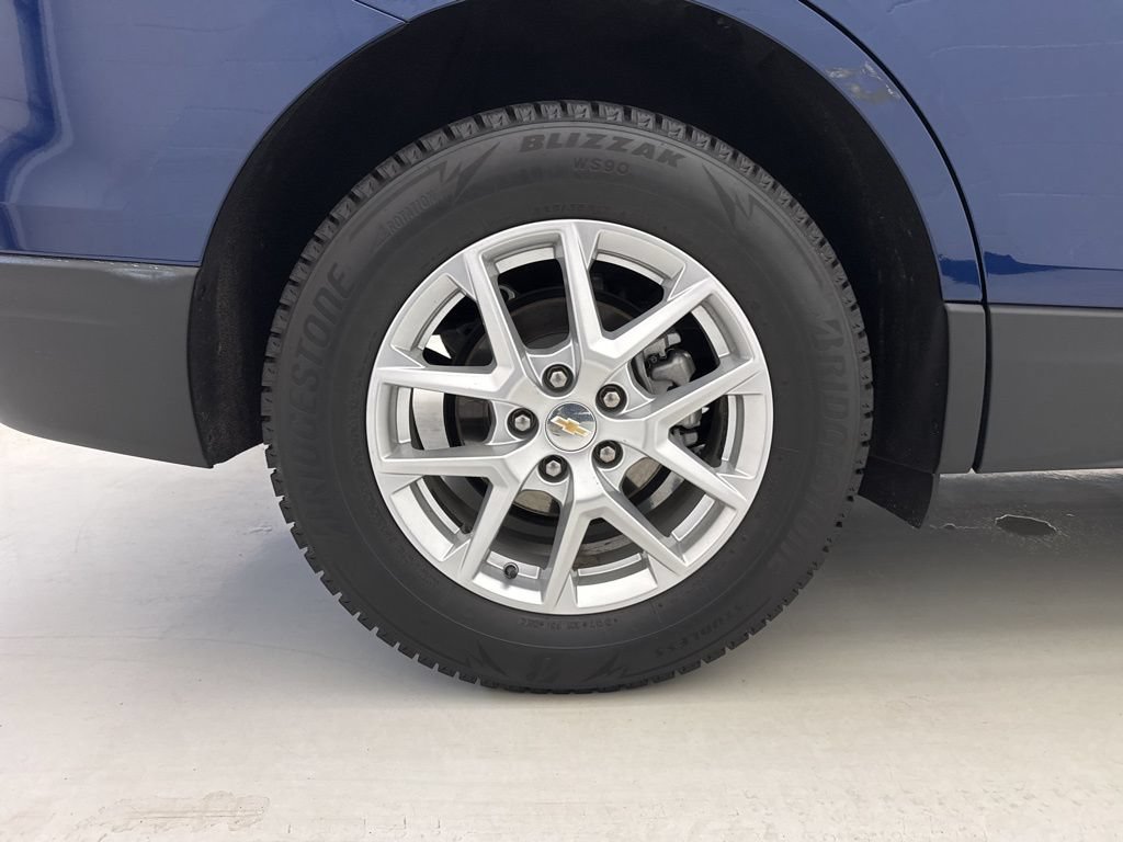 Used 2023 Chevrolet Equinox LS AWD/4WD image 9