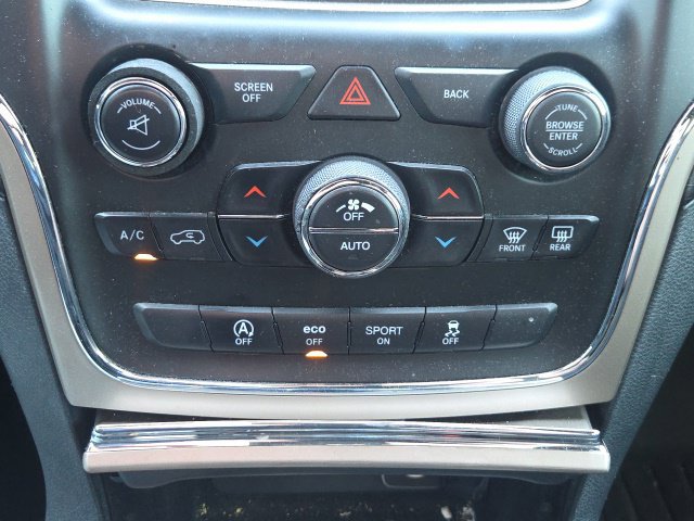 Used 2016 Jeep Grand Cherokee Laredo w/ Quick Order Package 23E AWD/4WD image 27