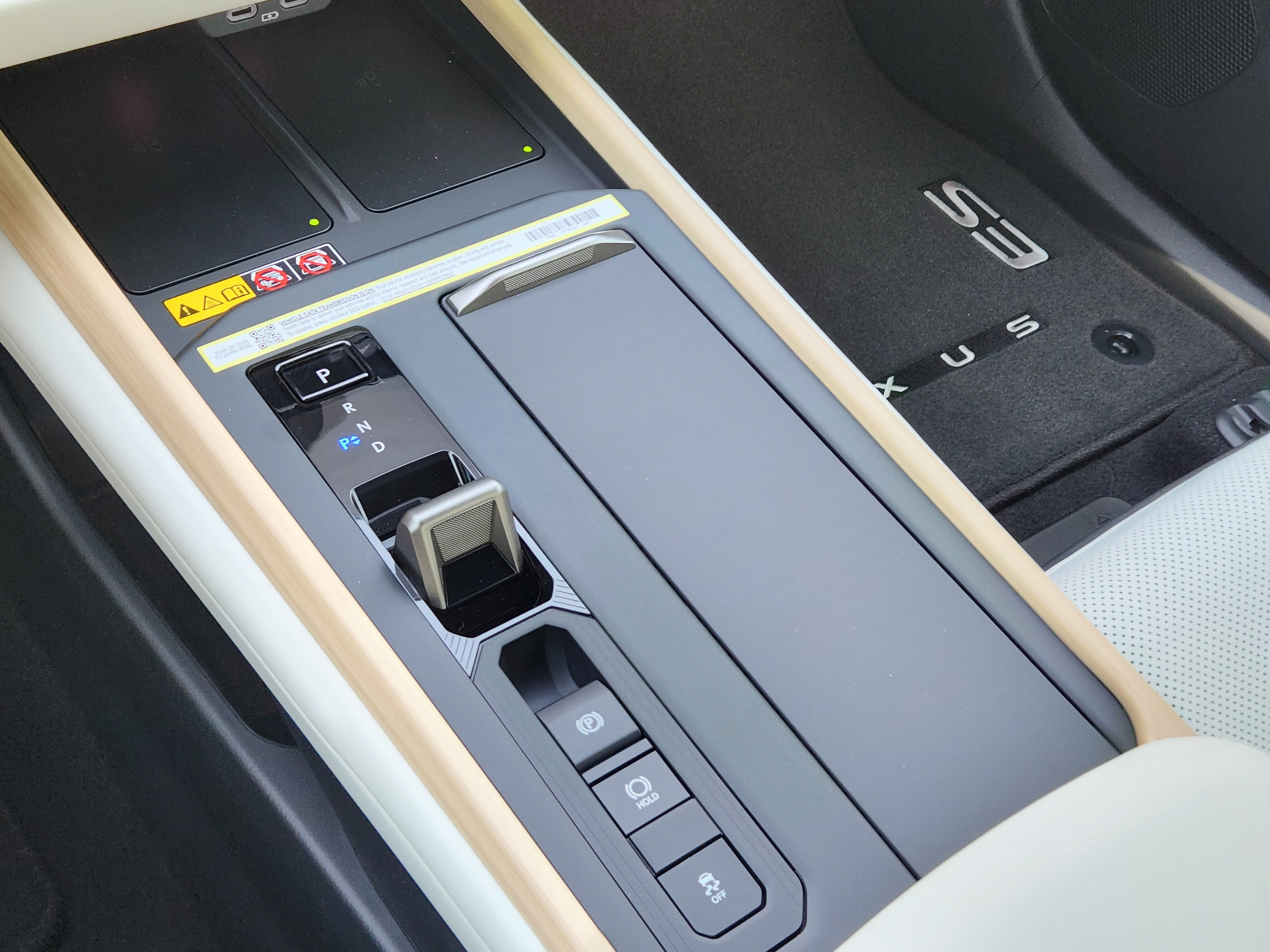 New 2026 Lexus ES 350e FWD image 11
