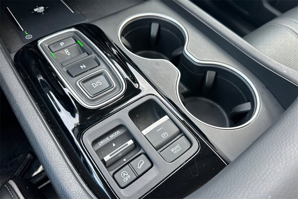 Certified 2025 Honda Pilot Elite image 23