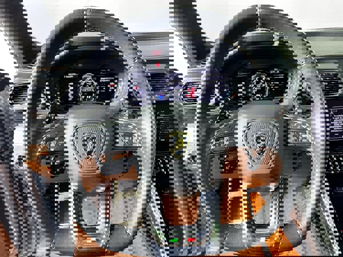 Used 2020 Lamborghini Urus image 11