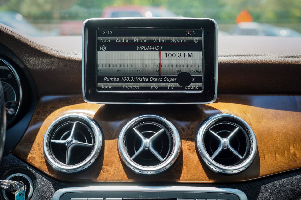 Used 2015 Mercedes-Benz GLA 45 AMG 4MATIC image 13