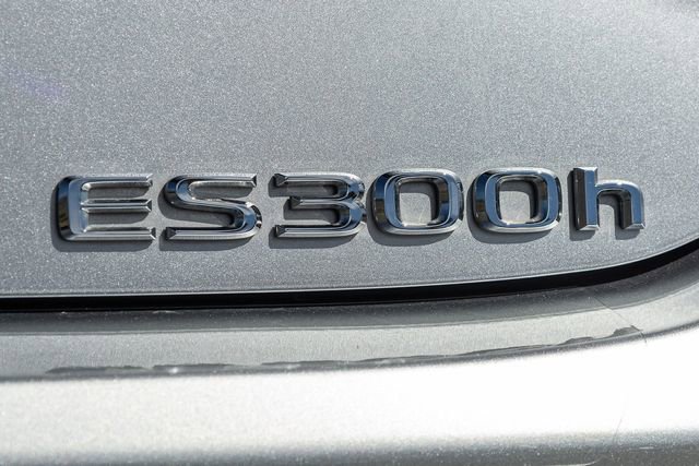 Used 2025 Lexus ES 300h w/ Premium Package image 5