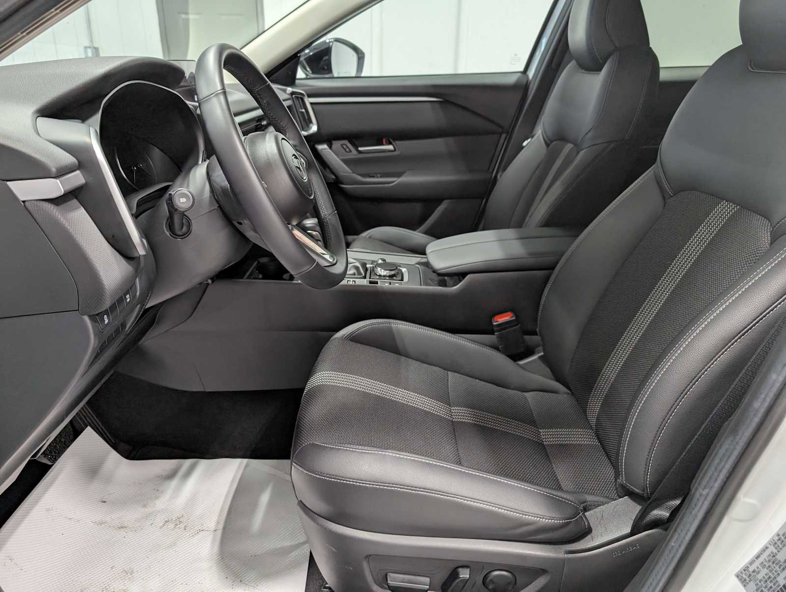 Used 2025 MAZDA CX-50 AWD 2.5 S w/ Preferred Package image 4