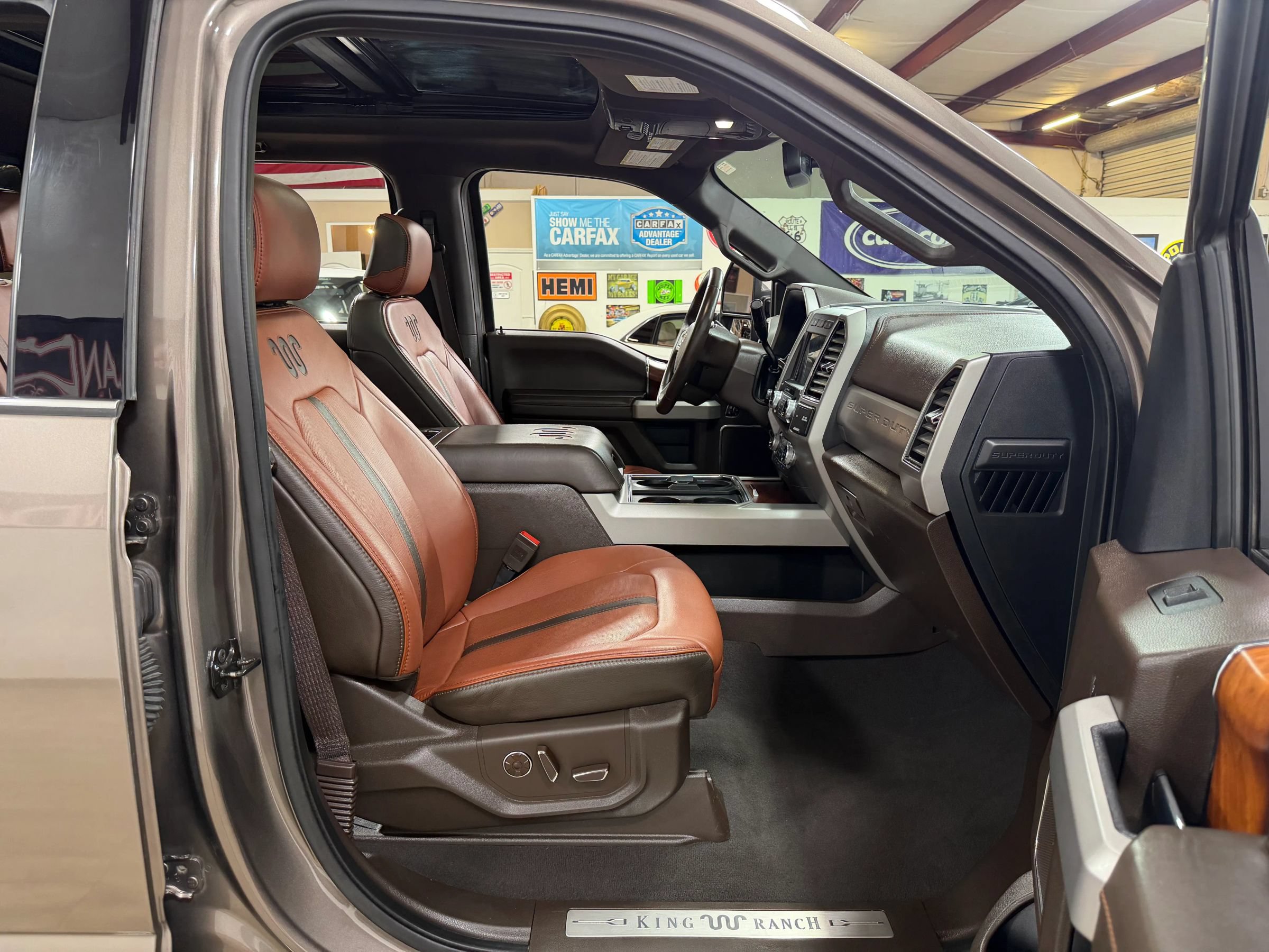 Used 2019 Ford F250 King Ranch w/ King Ranch Ultimate Package AWD/4WD image 21