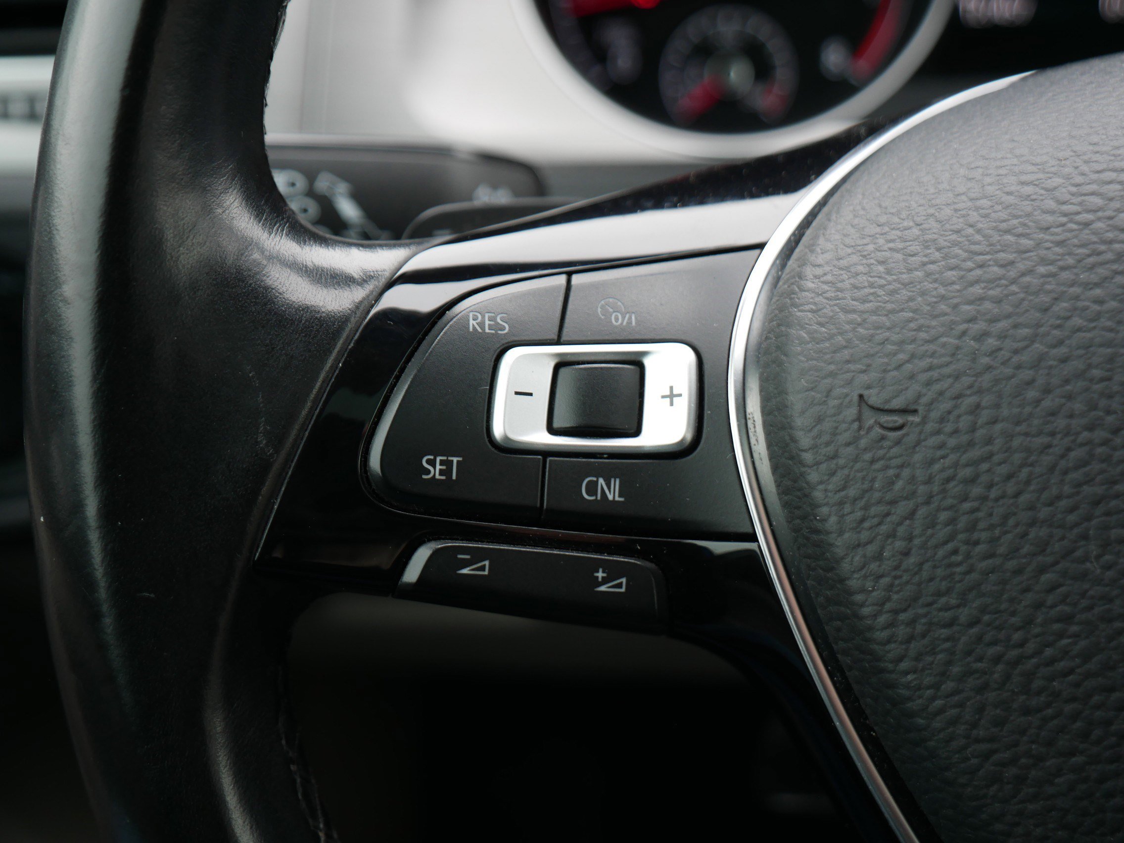 Used 2015 Volkswagen Golf SE image 30