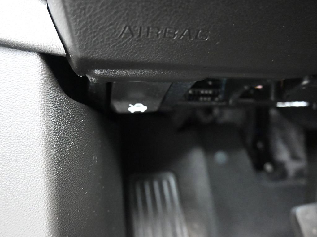 Used 2017 Cadillac XT5 Luxury w/ LPO, Wheel Lock Package image 25