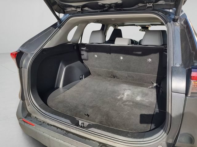 Used 2019 Toyota RAV4 XLE Premium FWD image 32