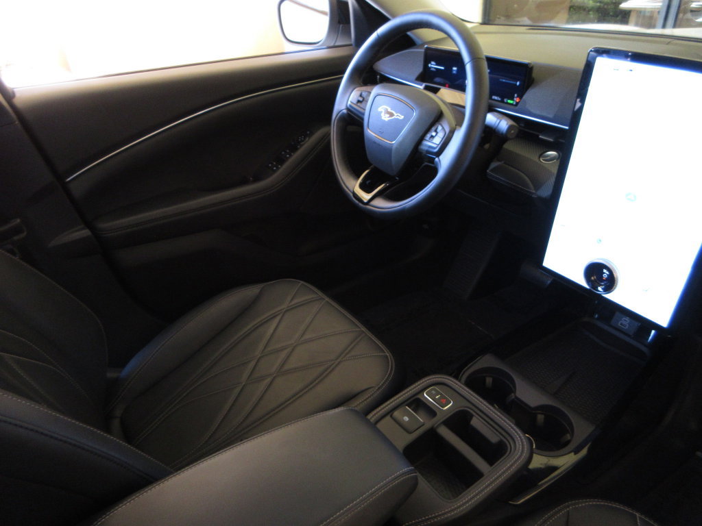 Certified 2025 Ford Mustang Mach-E Select RWD image 21