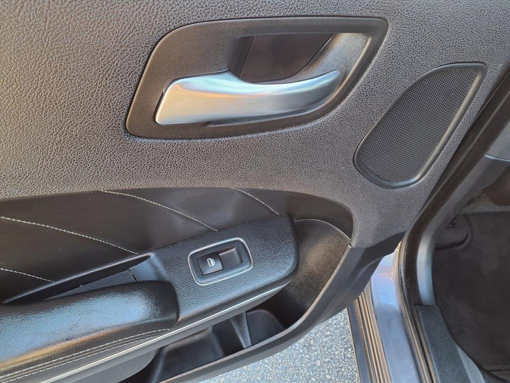 Used 2018 Dodge Charger GT image 16