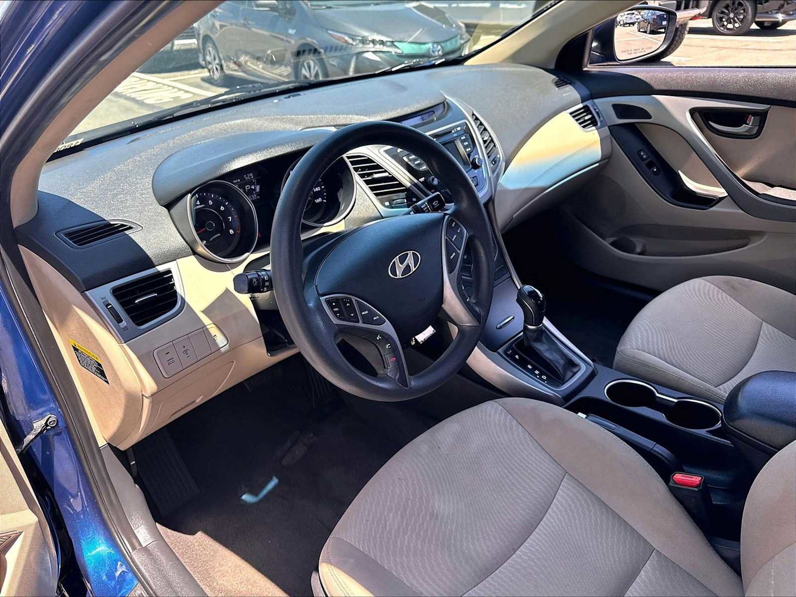 Used 2015 Hyundai Elantra SE w/ Option Group 02 FWD image 16