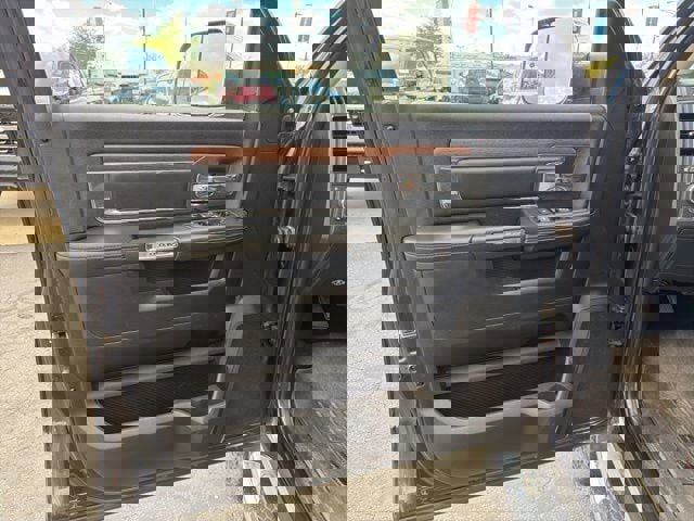 Used 2014 RAM 3500 Laramie w/ Cold Weather Group AWD/4WD image 19