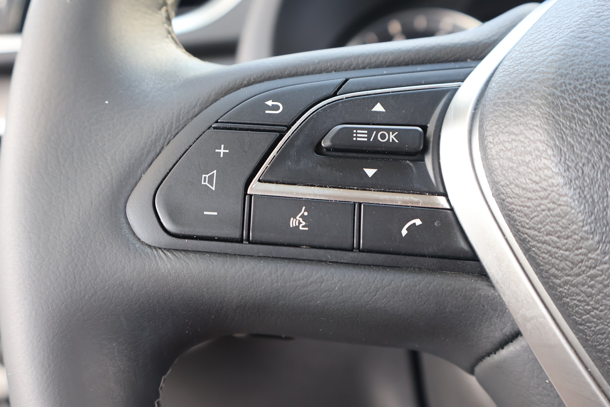 Certified 2023 INFINITI QX50 Luxe FWD image 28
