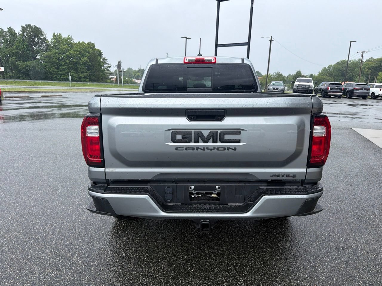 Used 2024 GMC Canyon AT4 AWD/4WD image 8