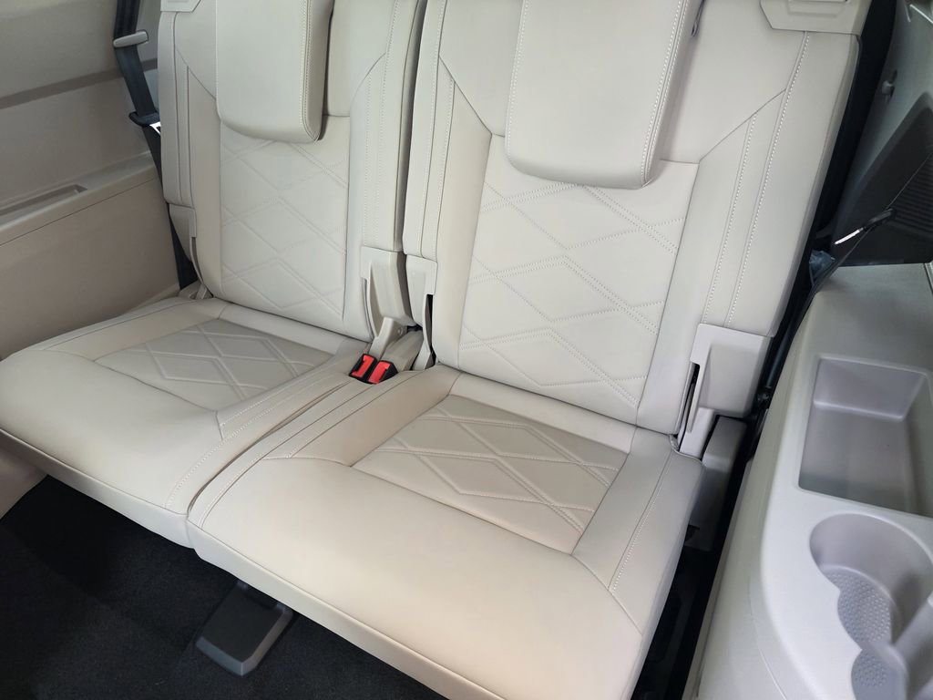 Used 2026 Volkswagen Atlas SE FWD image 23