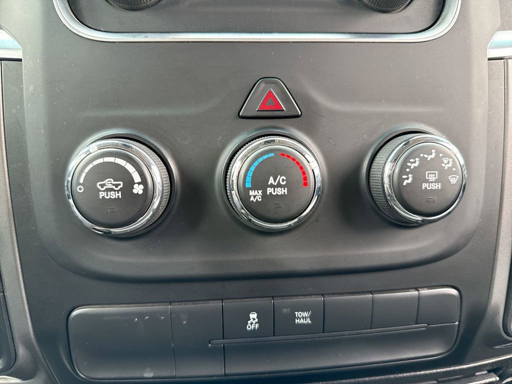 Used 2022 RAM 1500 Classic SLT RWD image 19