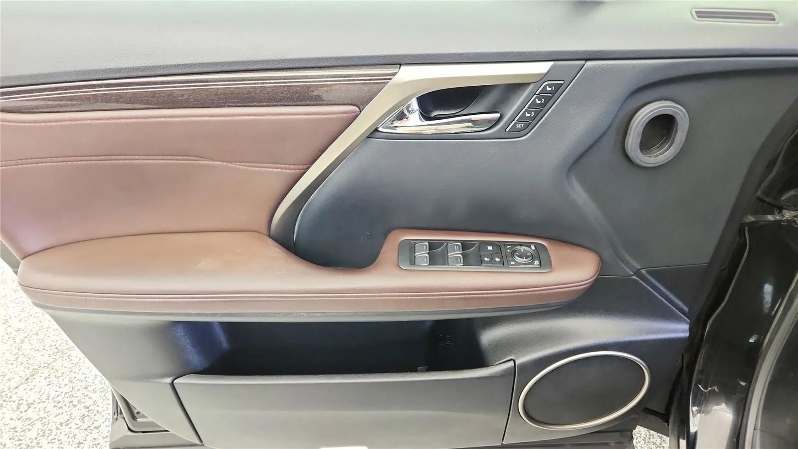 Used 2019 Lexus RX 450h AWD w/ Luxury Package image 33