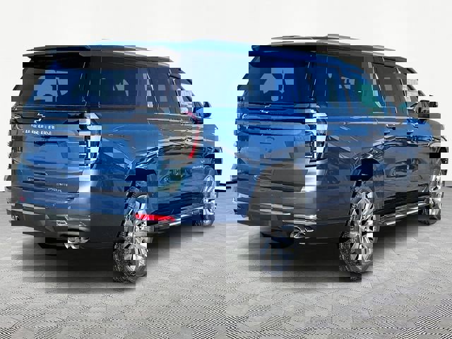 New 2026 Chevrolet Suburban Premier image 6