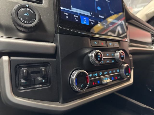 Used 2023 Ford Expedition XLT image 12