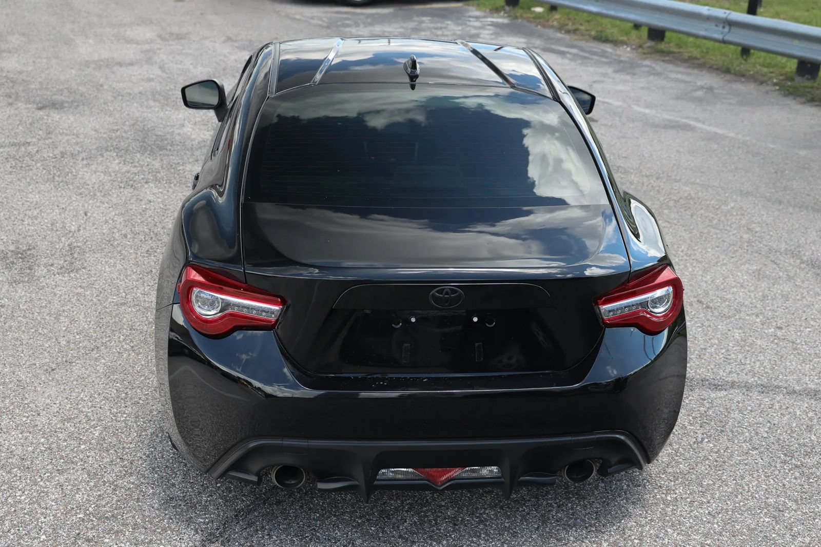 Used 2017 Toyota 86 RWD image 5