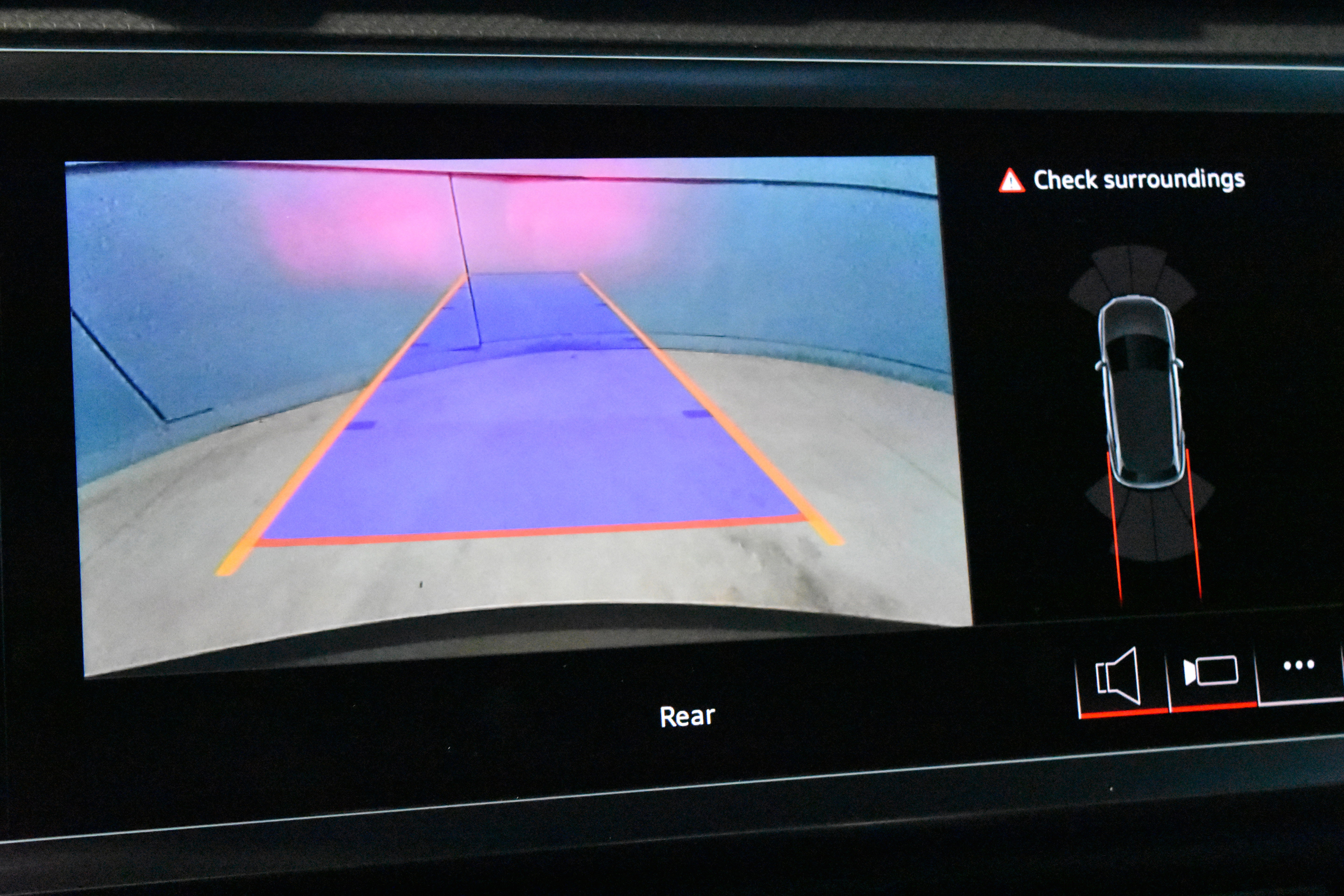 New 2025 Audi Q3 2.0T Premium image 10