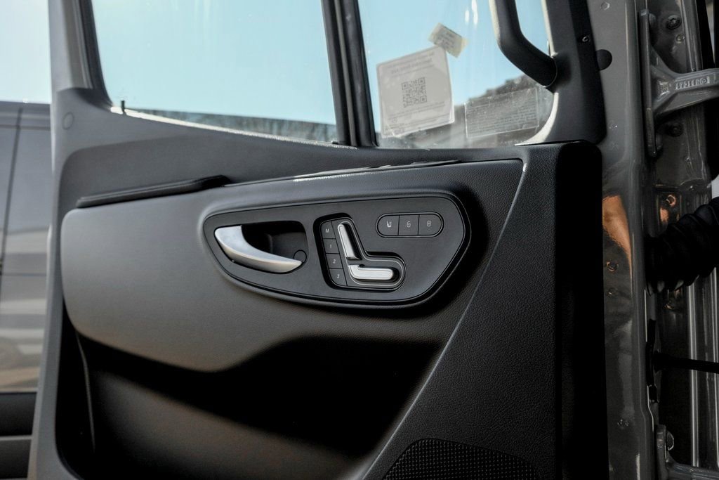 New 2025 Mercedes-Benz Sprinter 2500 image 13