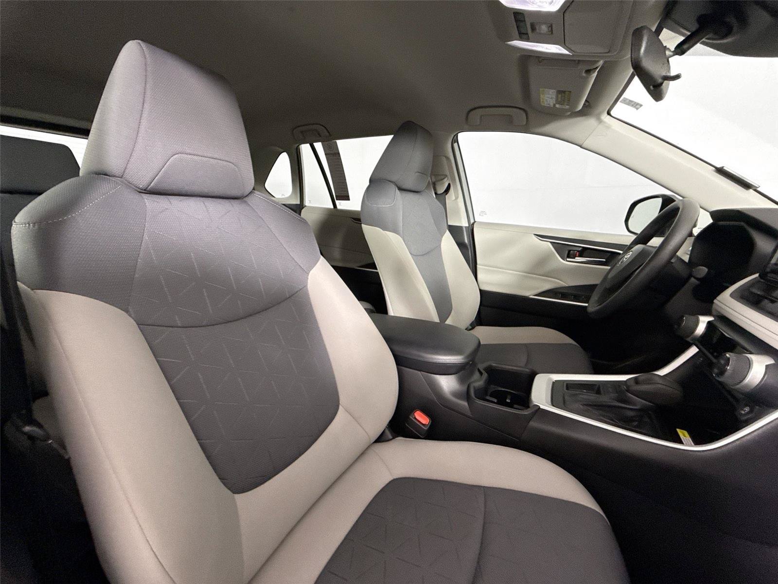 Used 2022 Toyota RAV4 XLE FWD image 40