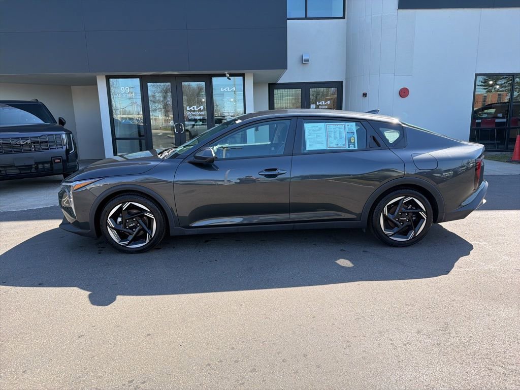 Used 2025 Kia K4 EX image 2