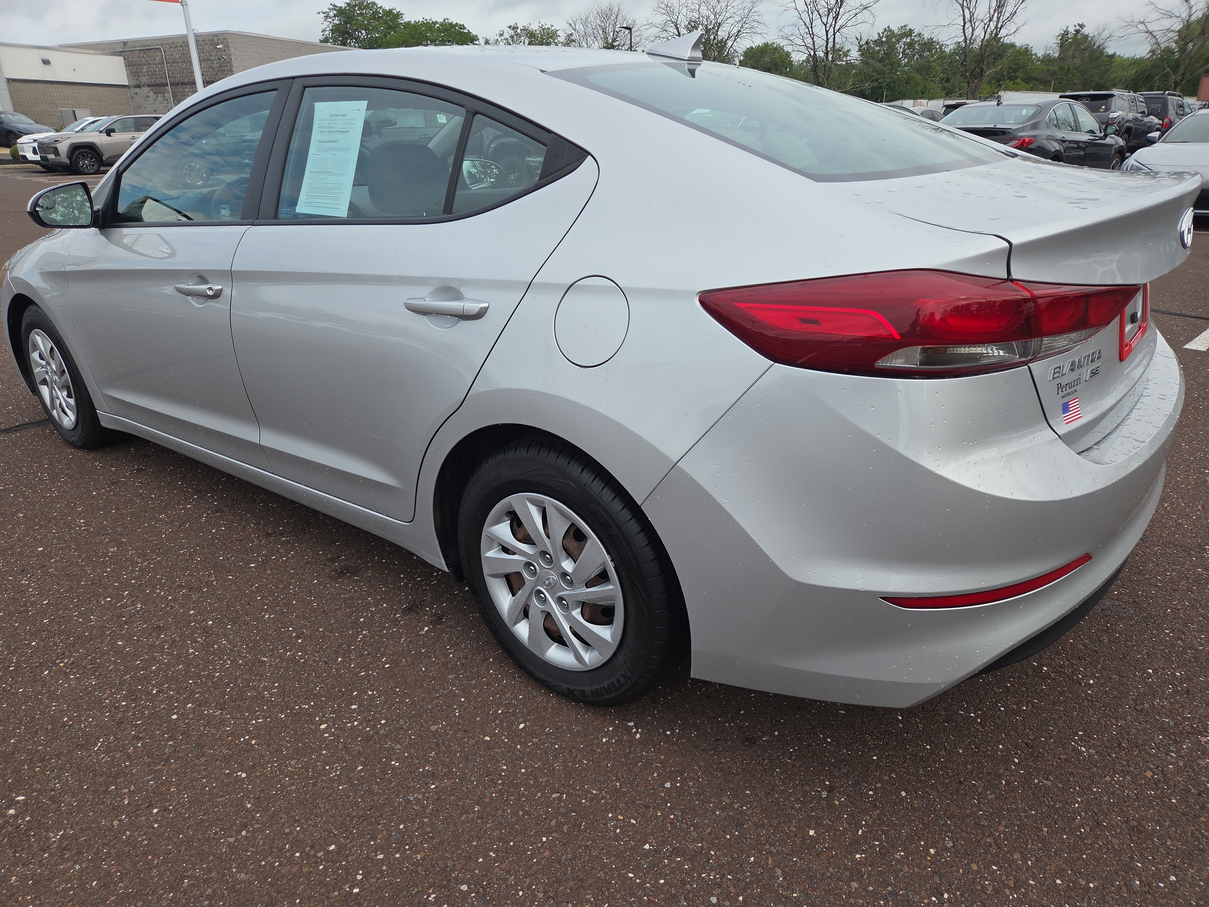 Used 2017 Hyundai Elantra SE FWD image 5