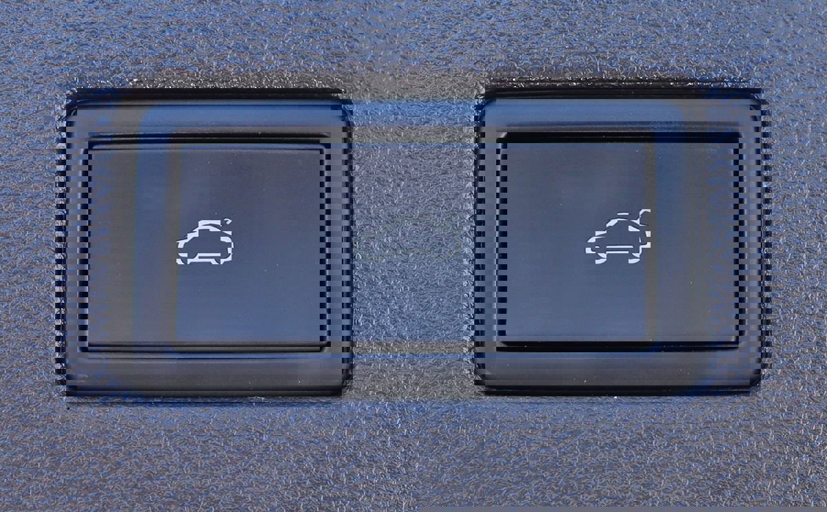 Used 2021 Volkswagen Tiguan SEL Premium R-Line image 27