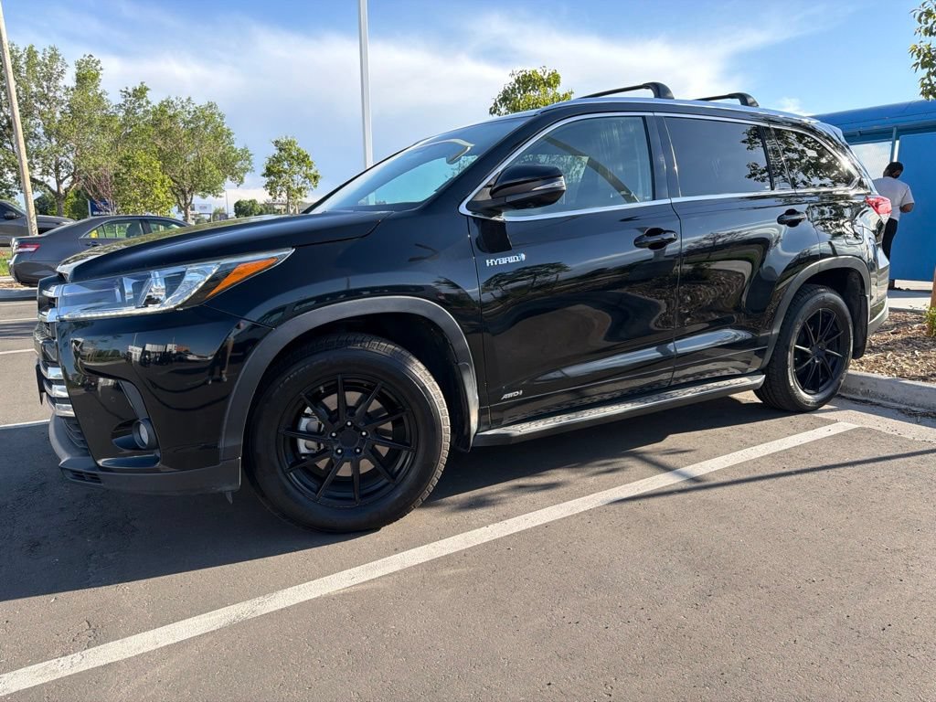 Used 2017 Toyota Highlander Limited Platinum AWD/4WD image 1