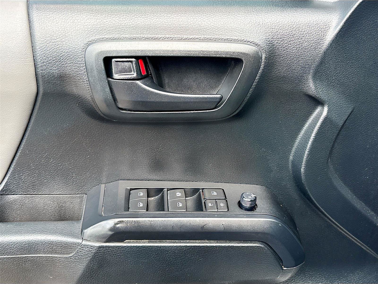 Used 2019 Toyota Tacoma SR w/ SR Convenience Package RWD image 17