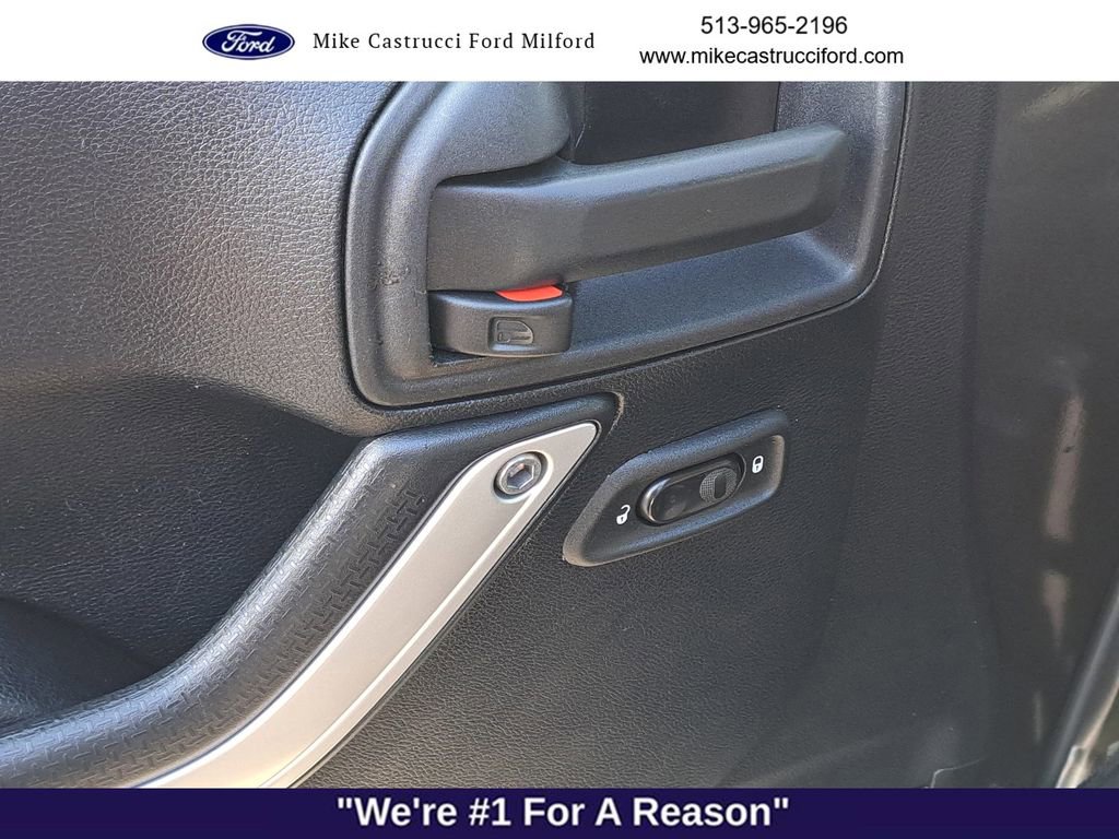 Used 2014 Jeep Wrangler Unlimited Sahara w/ Dual Top Group image 20