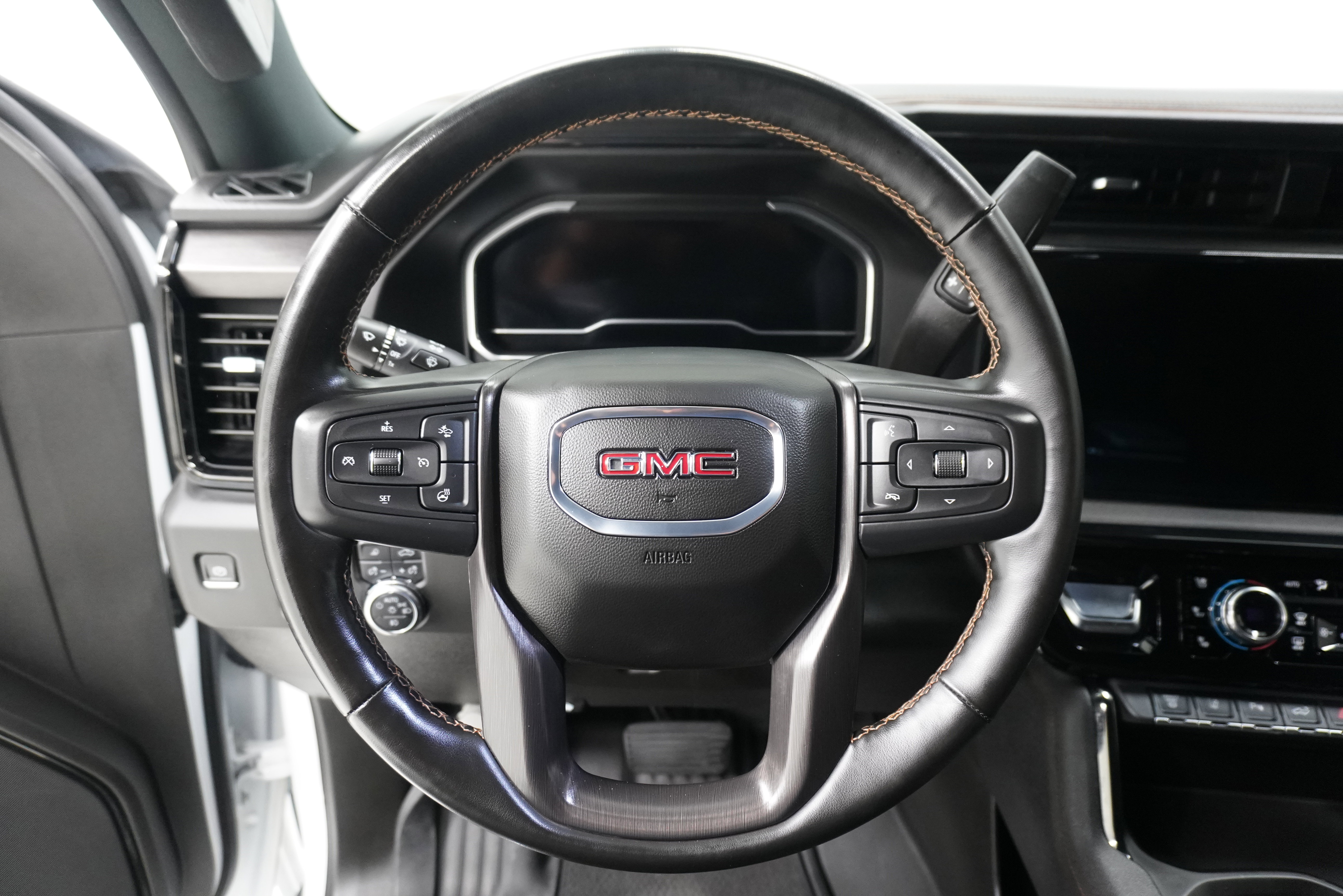 Used 2024 GMC Sierra 2500 AT4 w/ Technology Package image 20