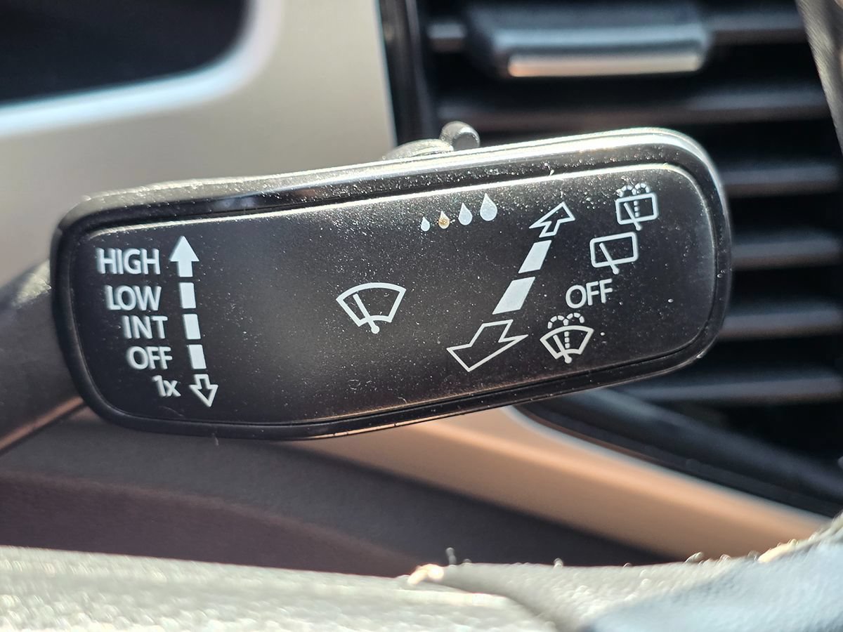 Used 2023 Volkswagen Atlas Cross Sport SE FWD image 49