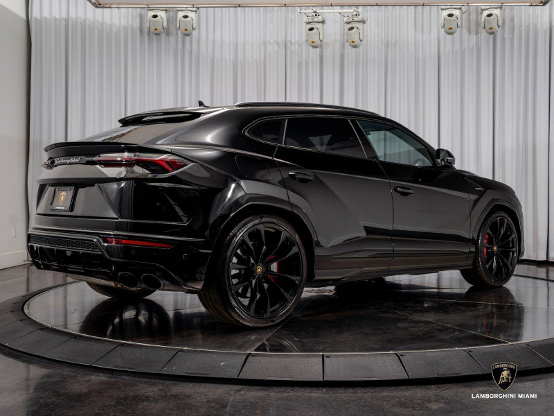 Used 2022 Lamborghini Urus image 14